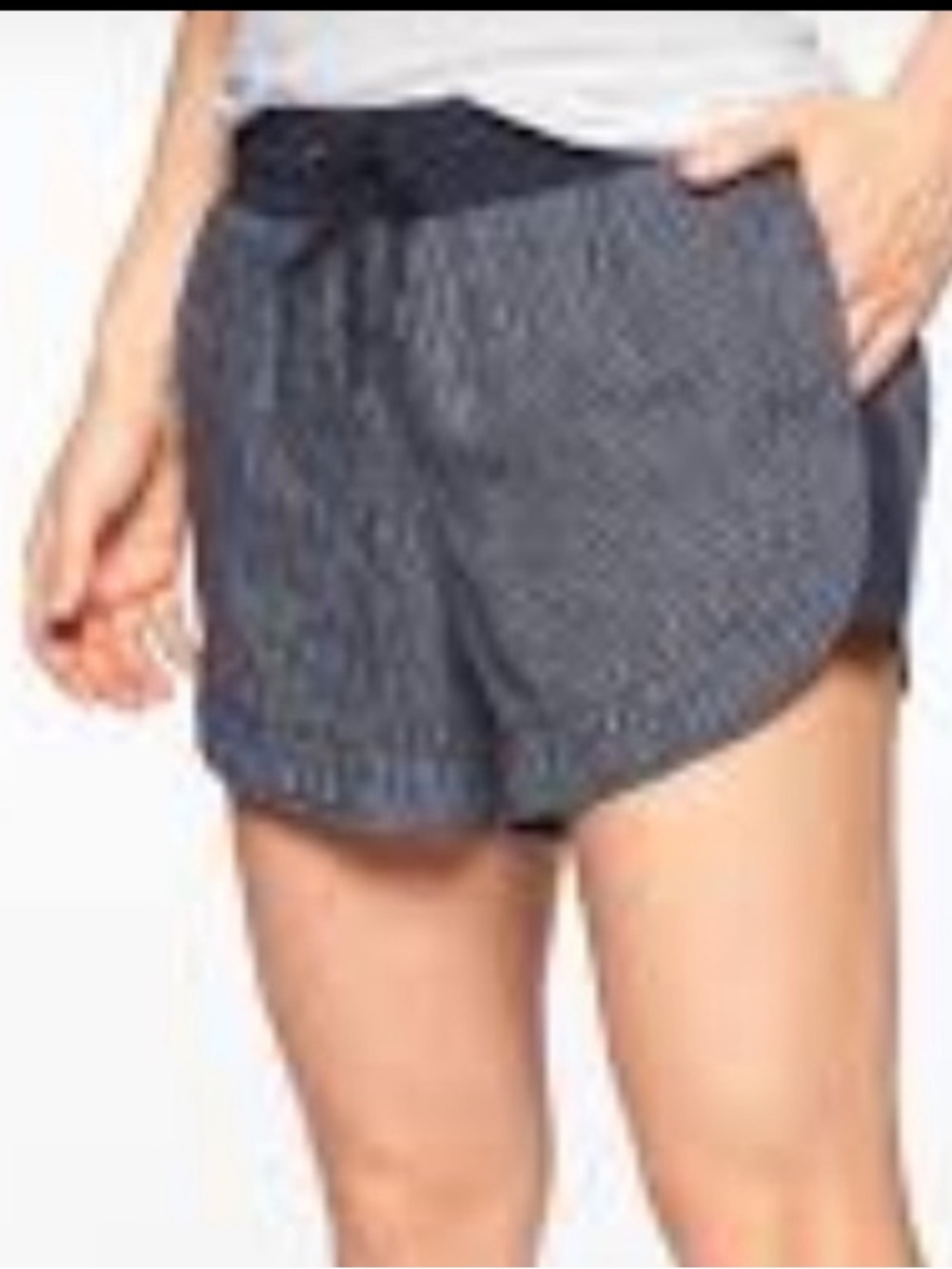 ATHLETA Beachside Bali Linen Pinstripe Shorts in Navy/White Size 0